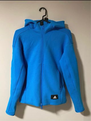 Chaqueta Adidas con cremallera y capucha
