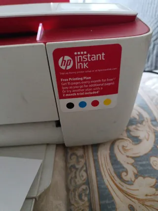 Stampante HP Rossa e Bianca