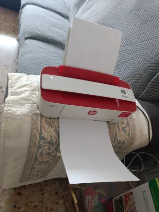 Stampante HP Rossa e Bianca