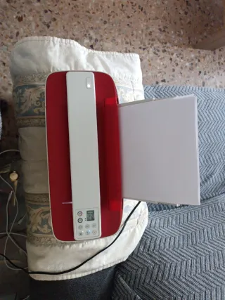 Stampante HP Rossa e Bianca