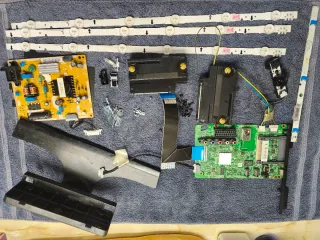 Samsung UR28J4100AW TV