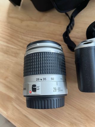 Cámara Canon EOS 300 + Flash Vivitar 2800