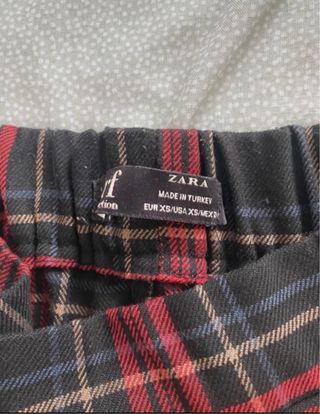 Pantalón jogger Zara cuadros Talla XS