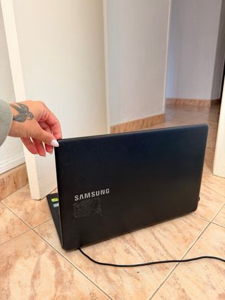 Samsung NP300E5M i5 NVIDIA Ge 15.6”
