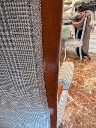 Pareja de sillones de madera y tela