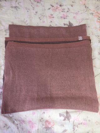 Bufanda rosa y gris gratis con compra