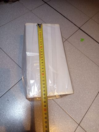 Tulipa de lámpara blanca y transparente