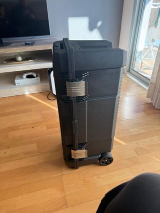 Caja de herramientas con ruedas