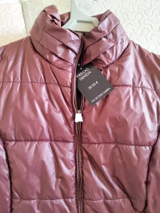 Chaquetón burdeos clarito lo vendo porque es. Gran