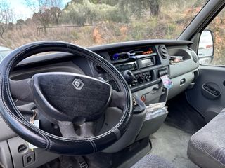 Furgoneta Renault Master de tres plazas