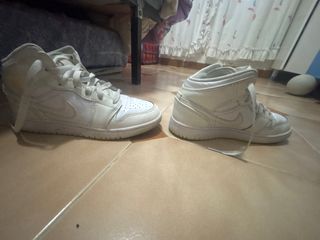 Jordan 1 Blancas y Amarillas Claras