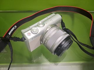 Cámara Canon EOS M100 lista para utilizar