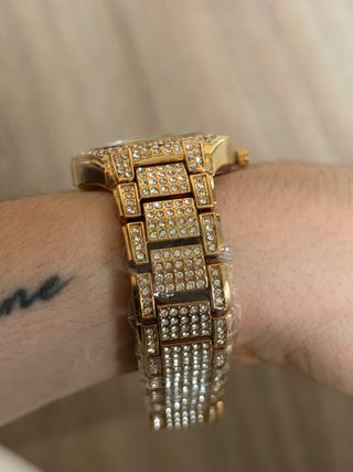 Reloj SKYLINE Dorado con pedrería