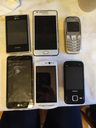 Lote de móviles antiguos LG, Nokia, Samsung, Sony