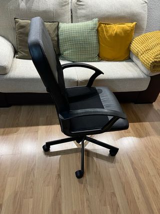 Silla de escritorio negra