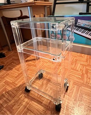 Mesa auxiliar metacrilato con ruedas