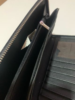 Cartera negra Stradivarius