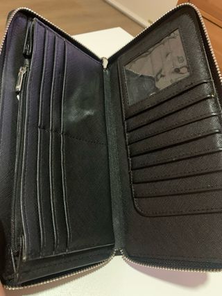 Cartera negra Stradivarius