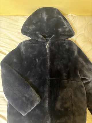 Chaqueta de pelo sintético con capucha Talla 11/12
