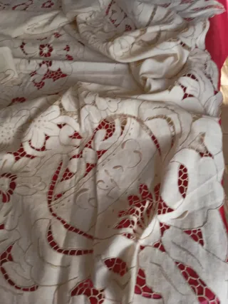 Mantelería bordada a mano de madeira nueva