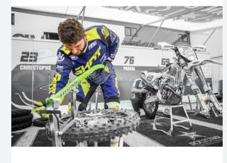 Montaje neumaticos motocross