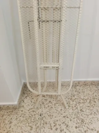 Tabla de planchar metálica blanca