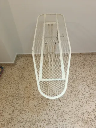 Tabla de planchar metálica blanca