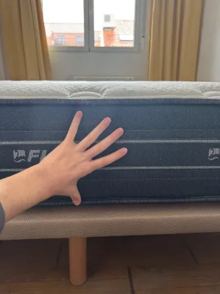 Cama 150x190 Flex + Base tapizada