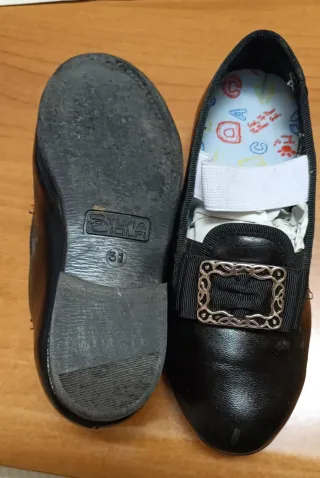 Zapatos fallero negros, talla 31 hebilla dorada