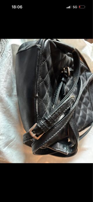 Zaino Guess nero trapuntato