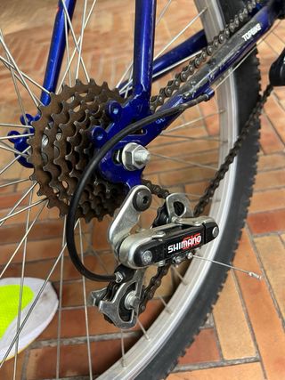 Bicicletas Montaña Azul y Blanca