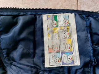 Piumino donna blu tg. M Ha una tasca scucita