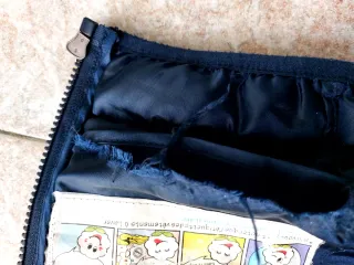 Piumino donna blu tg. M Ha una tasca scucita