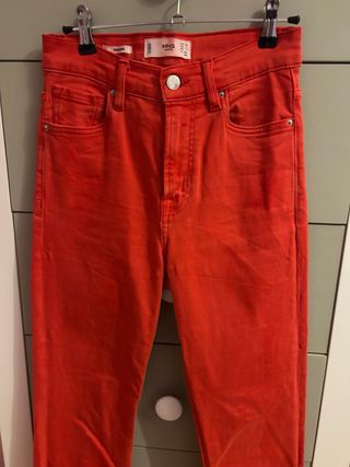 Vaqueros Mango Rojos