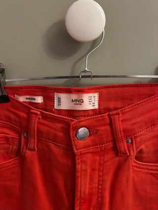 Vaqueros Mango Rojos