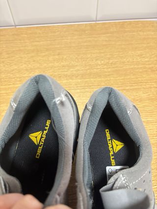 Zapatos de seguridad Deltaplus T44 nuevos