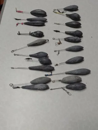 60 plomos de pesca variados