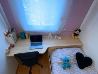 Habitación juvenil Cama arcón, escritorio, repisas