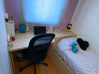 Habitación juvenil Cama arcón, escritorio, repisas