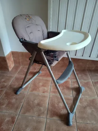 Trona de bebé plegable