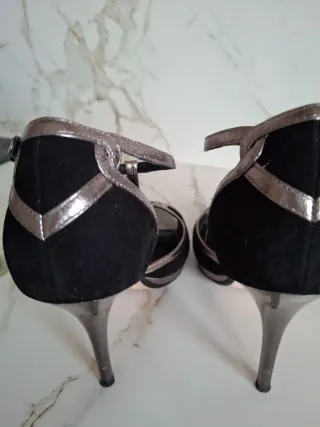 Zapatos Gloria Ortiz tacón negro/plata