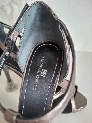 Zapatos Gloria Ortiz tacón negro/plata