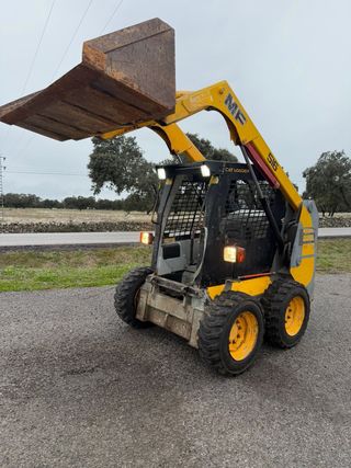 Retroexcavadora MF 516 Mini cargadora jcb case