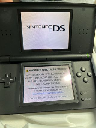 Nintendo DS Lite + 2 Juegos y cargador original