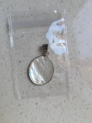 Ciondolo Madre Perla con Fiore