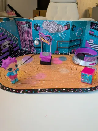 Caja LOL Surprise Muebles Pista de Patinaje