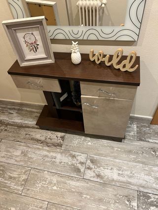 Mueble de entrada madera.