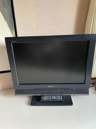 TV Sony pequeña negra