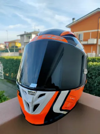 Casco moto LS2 in carbonio