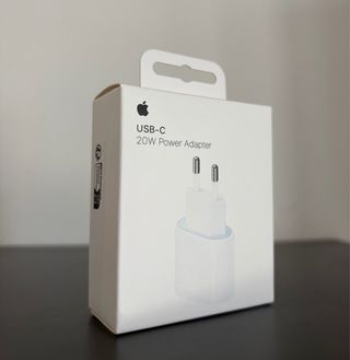 NUOVO Apple Caricatore 20W Originale 2025